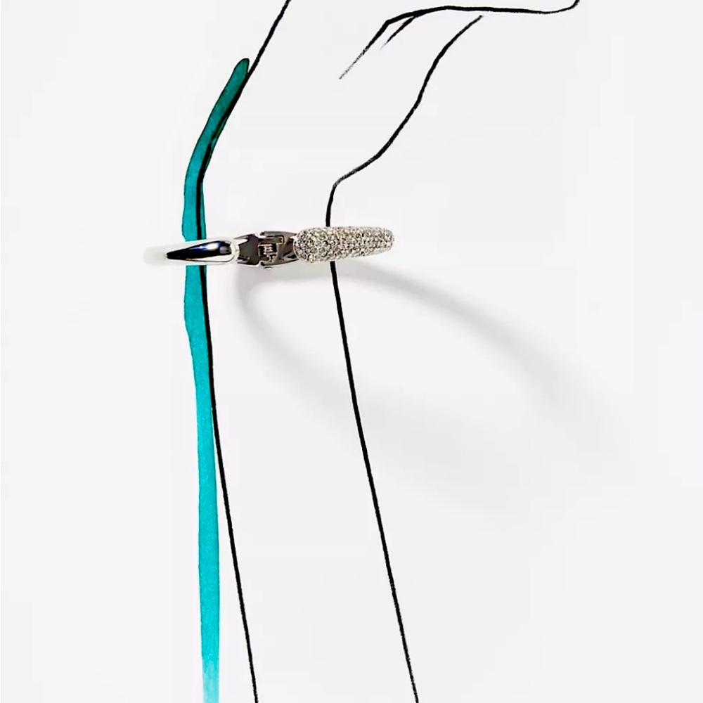 Half Pace’ Bangle Bracelet.